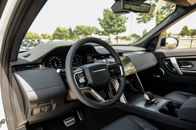New 2026 Land Rover Discovery Sport Landmark AWD/4WD image 3