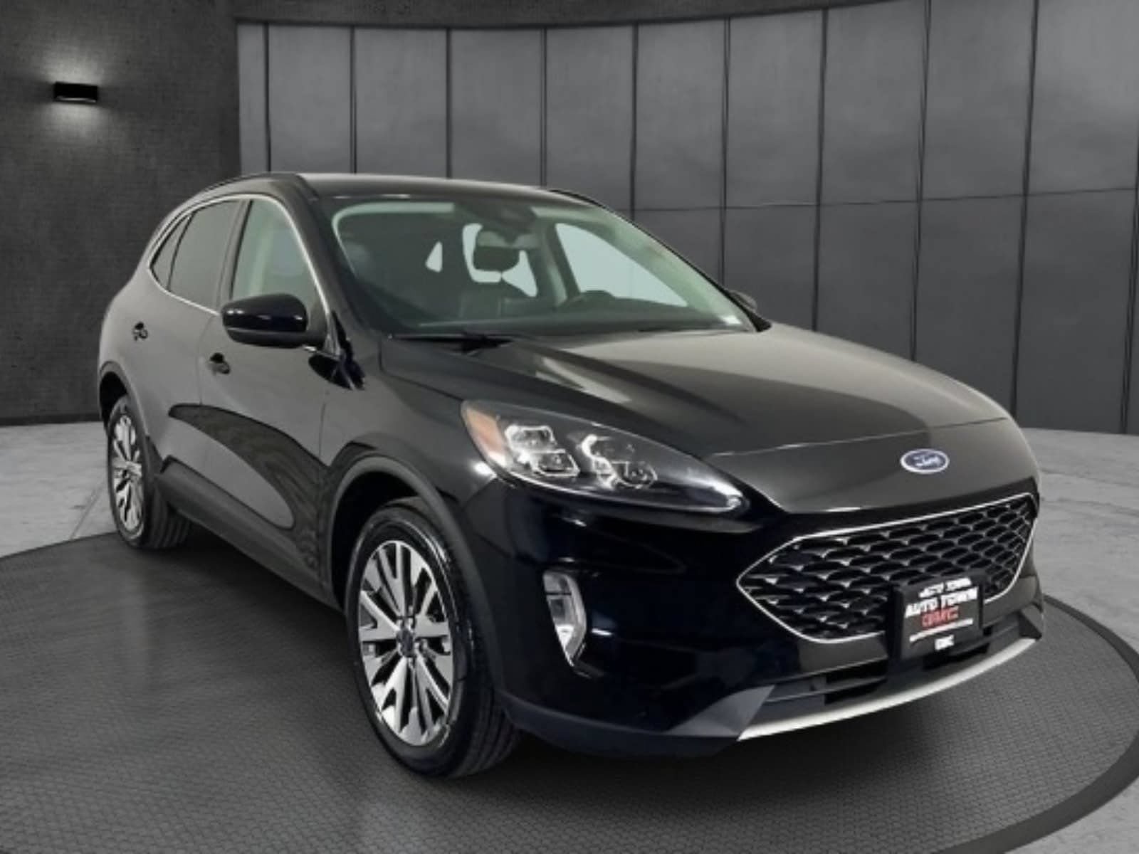 Used 2022 Ford Escape Titanium AWD/4WD image 5