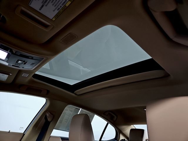 Used 2025 Lexus ES 300h w/ Premium Package image 16