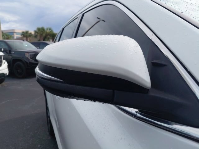 Used 2019 Toyota Highlander XLE FWD image 15