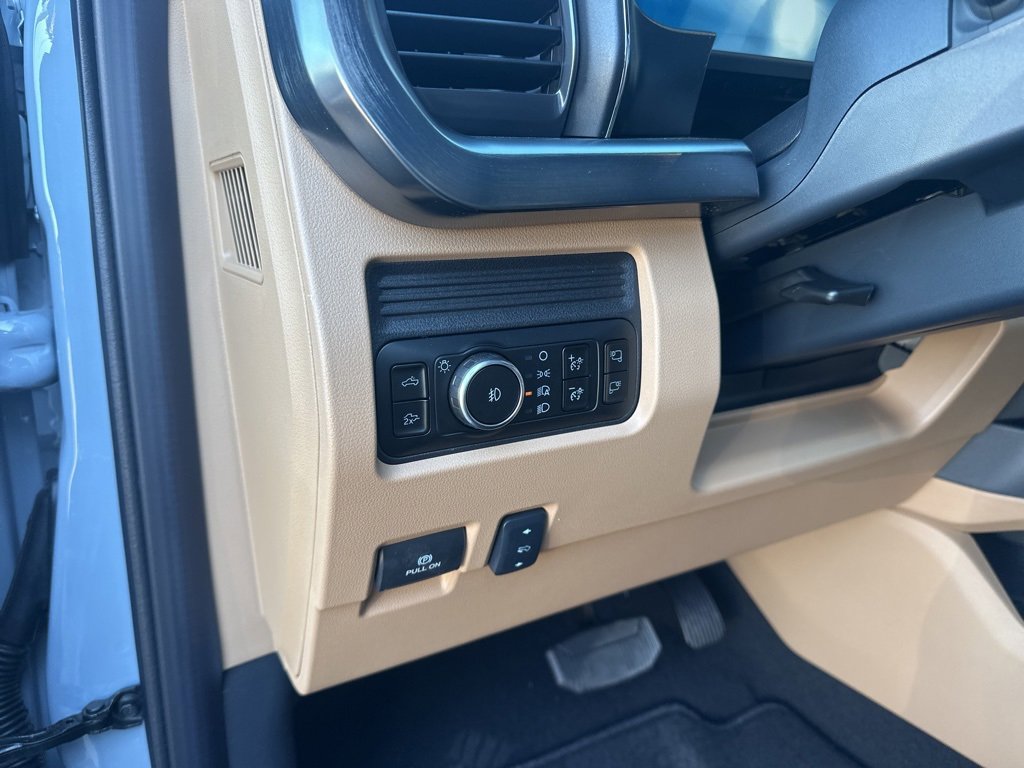 New 2025 Ford F350 Lariat image 8