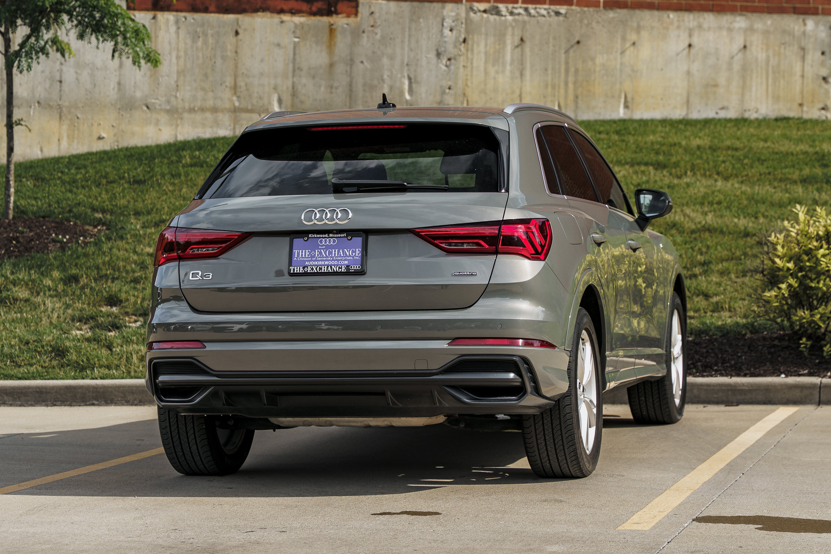 Used 2021 Audi Q3 2.0T Premium w/ Convenience Package AWD/4WD image 3