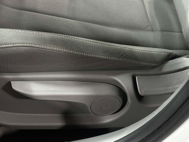 Used 2025 Hyundai Elantra SEL FWD image 18