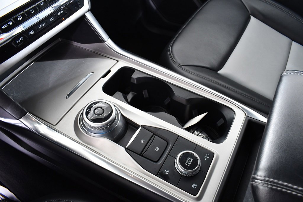 Used 2023 Ford Explorer XLT w/ Equipment Group 202A image 31