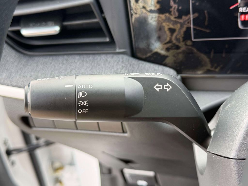 Certified 2025 Nissan Kicks SV image 21