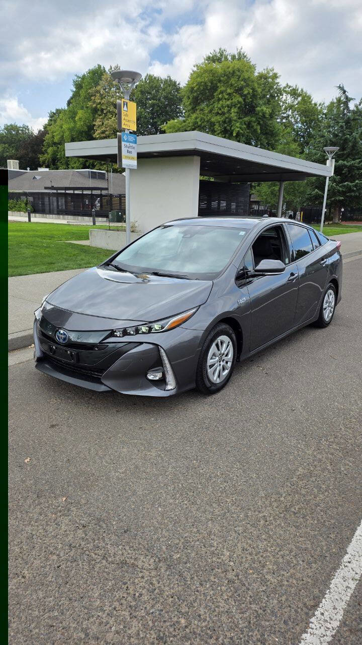 Used 2018 Toyota Prius Prime Advanced w/ Carpet Mat Package image 1