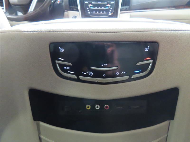 Used 2015 Cadillac Escalade ESV Luxury RWD image 35