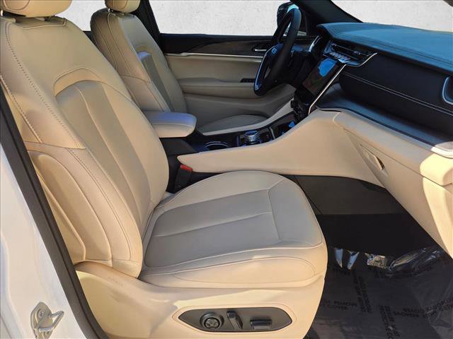 Used 2023 Jeep Grand Cherokee Limited image 21