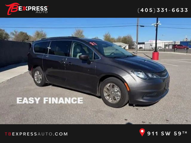 Used 2021 Chrysler Voyager Lxi image 1
