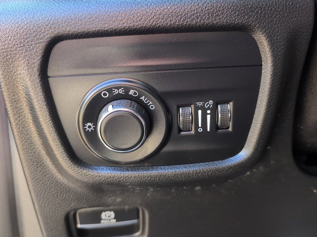 Used 2023 Jeep Grand Cherokee Altitude image 24