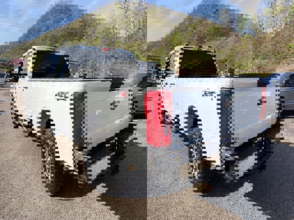 Used 2025 Ford F250 XLT image 6