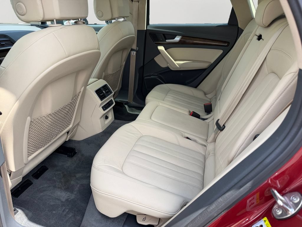Used 2018 Audi Q5 2.0T Premium Plus w/ Premium Plus Package AWD/4WD image 12