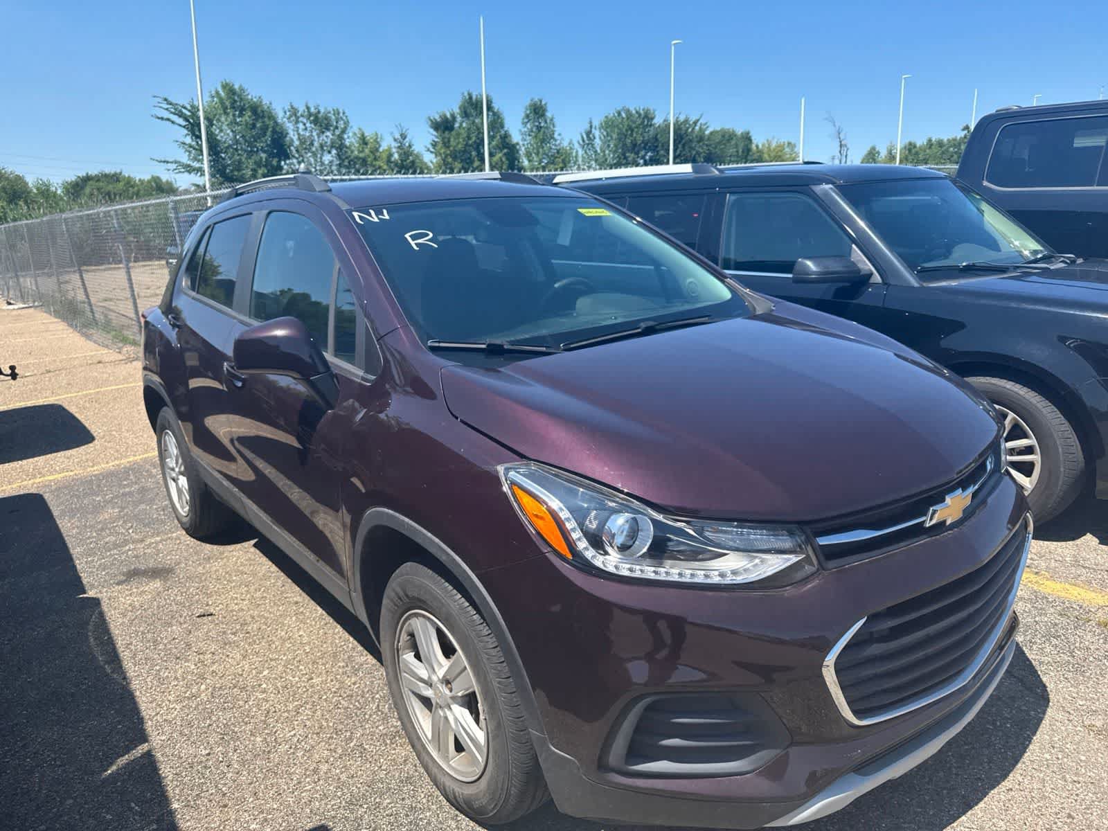 Used 2022 Chevrolet Trax LT w/ LT Convenience Package AWD/4WD image 9