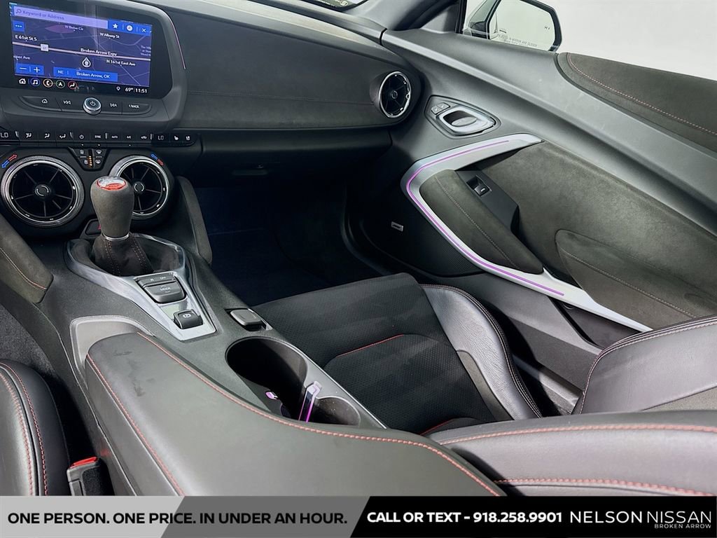Used 2019 Chevrolet Camaro ZL1 RWD image 25