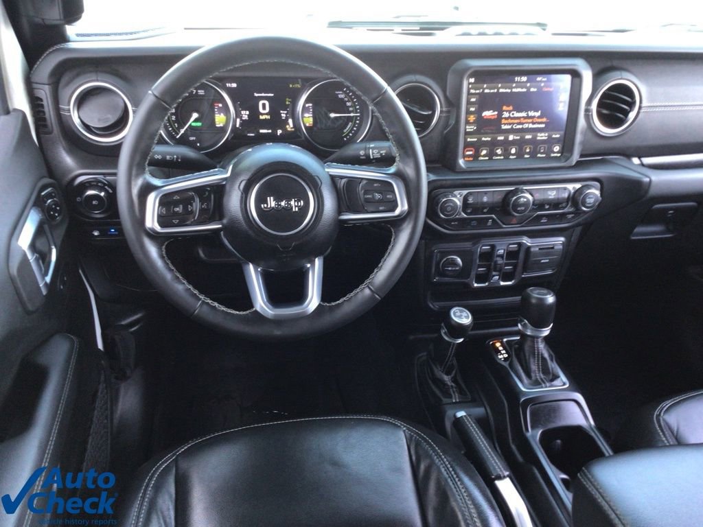 Used 2022 Jeep Wrangler Unlimited Sahara w/ Cold Weather Group image 17