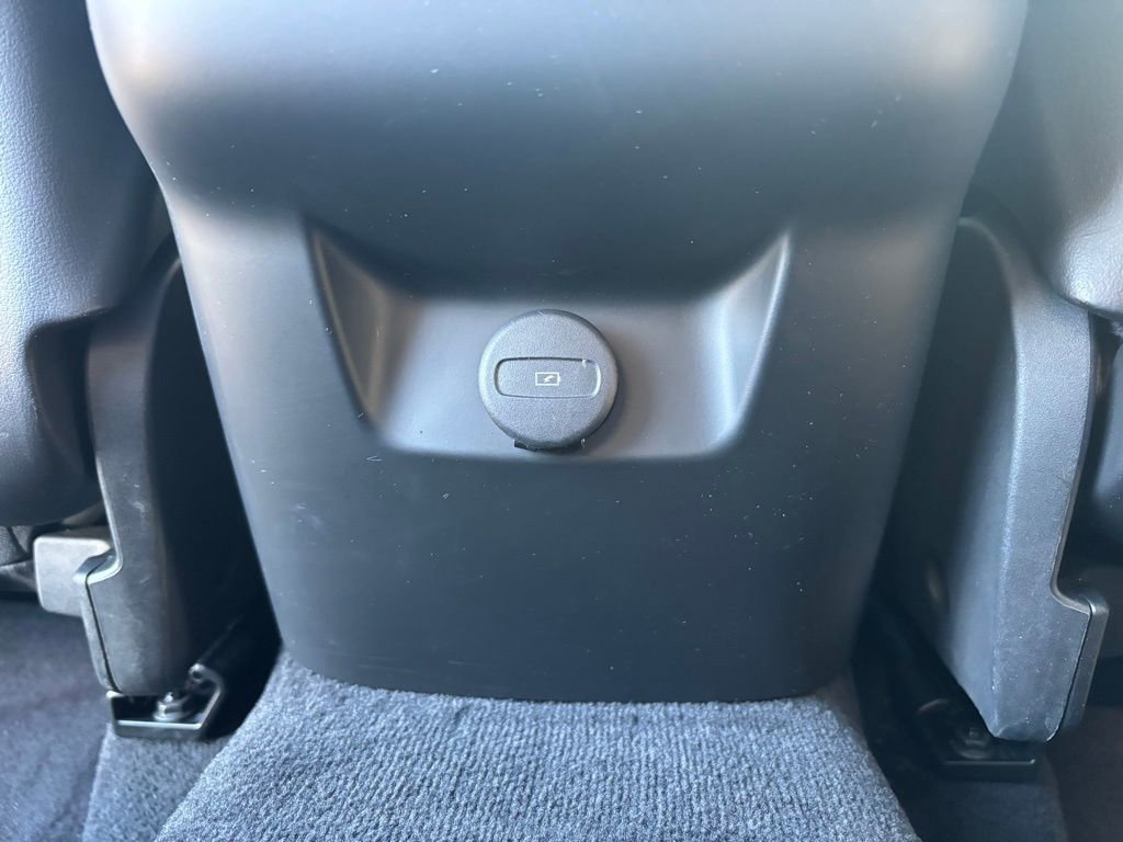 Certified 2024 Volvo XC60 B5 Ultimate w/ Climate Package image 20