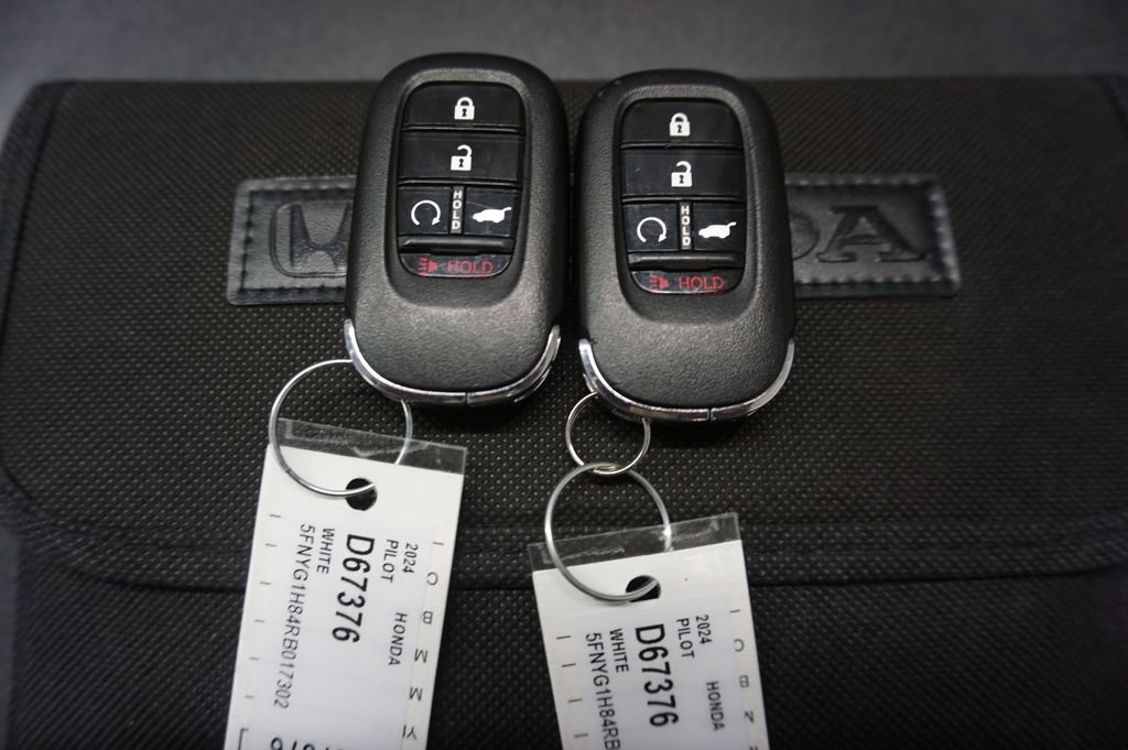 Used 2024 Honda Pilot Elite image 23