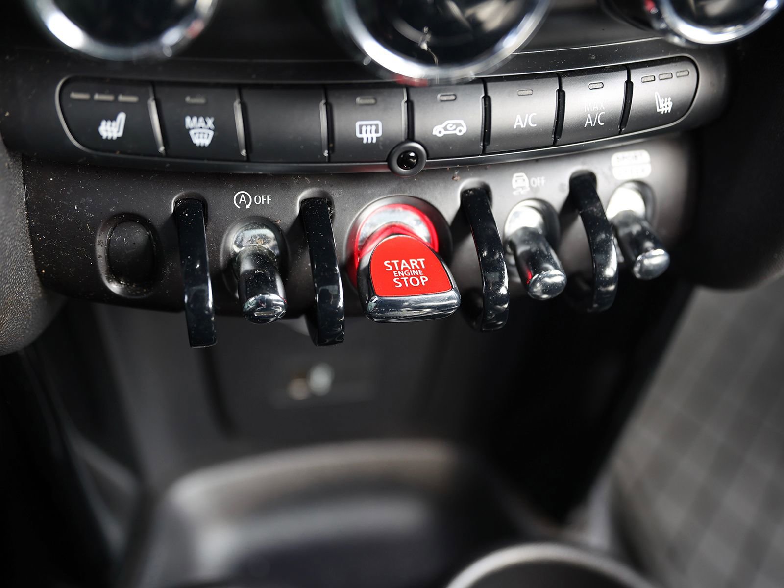 Used 2022 MINI Cooper S w/ Premium Package image 26