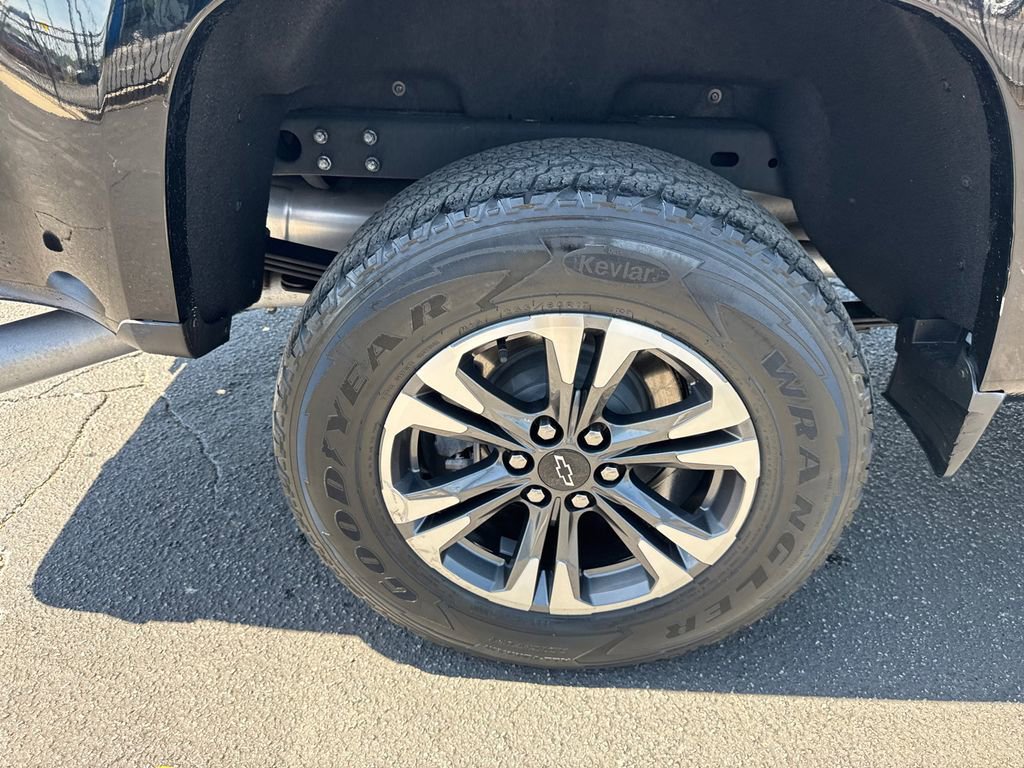 Used 2021 Chevrolet Colorado Z71 w/ Safety Package image 18