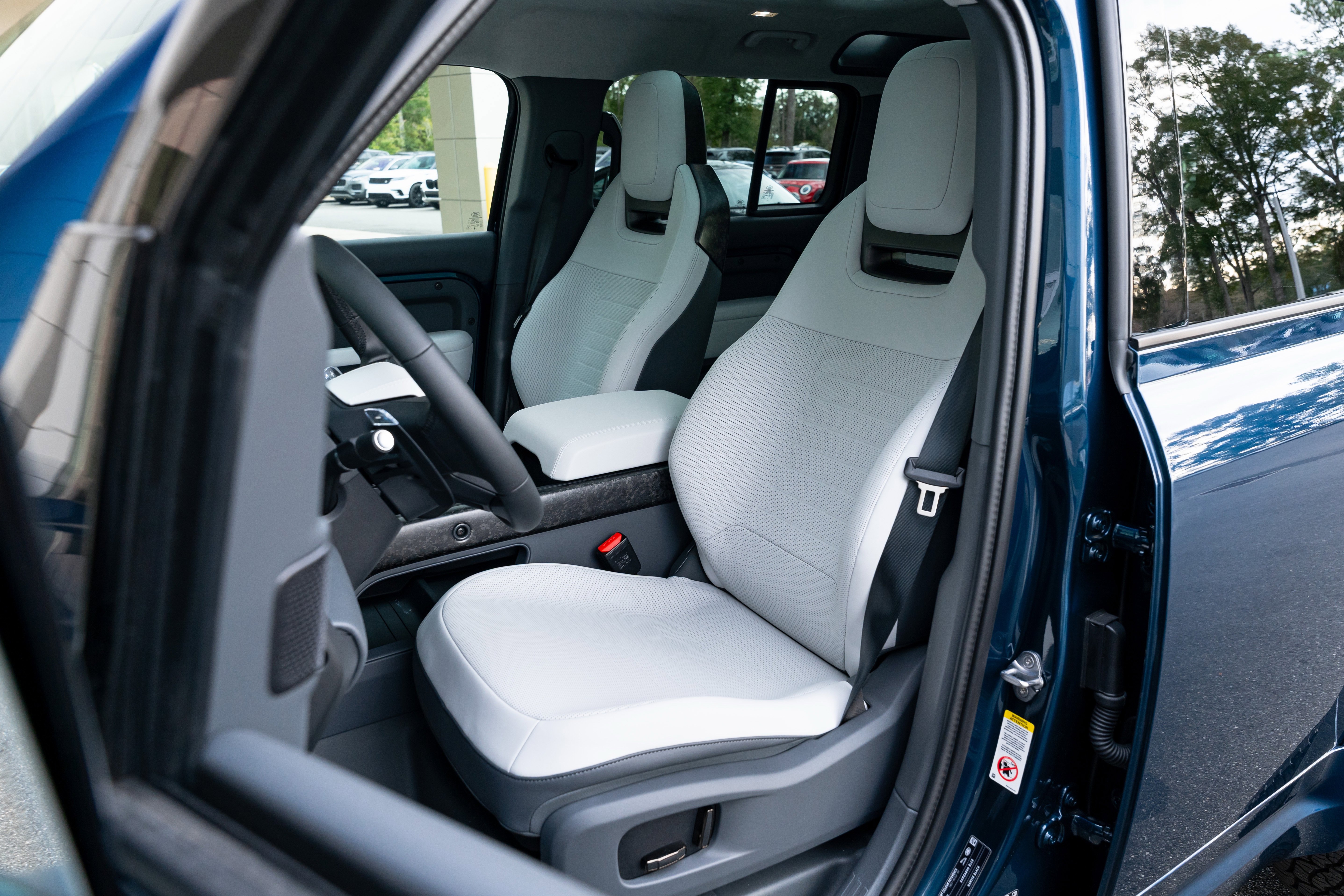 Used 2026 Land Rover Defender 110 OCTA image 23