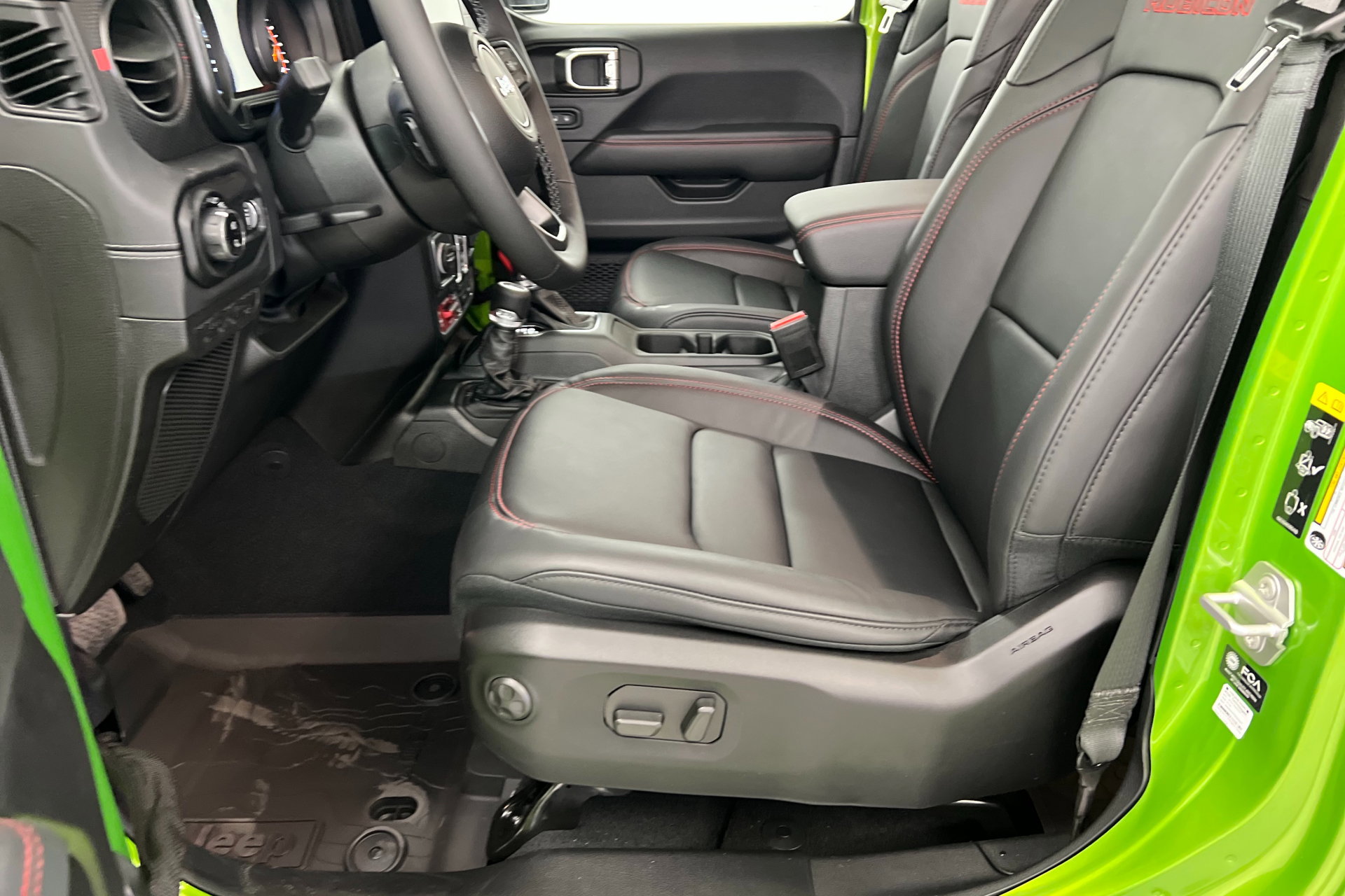 New 2025 Jeep Gladiator Rubicon AWD/4WD image 17