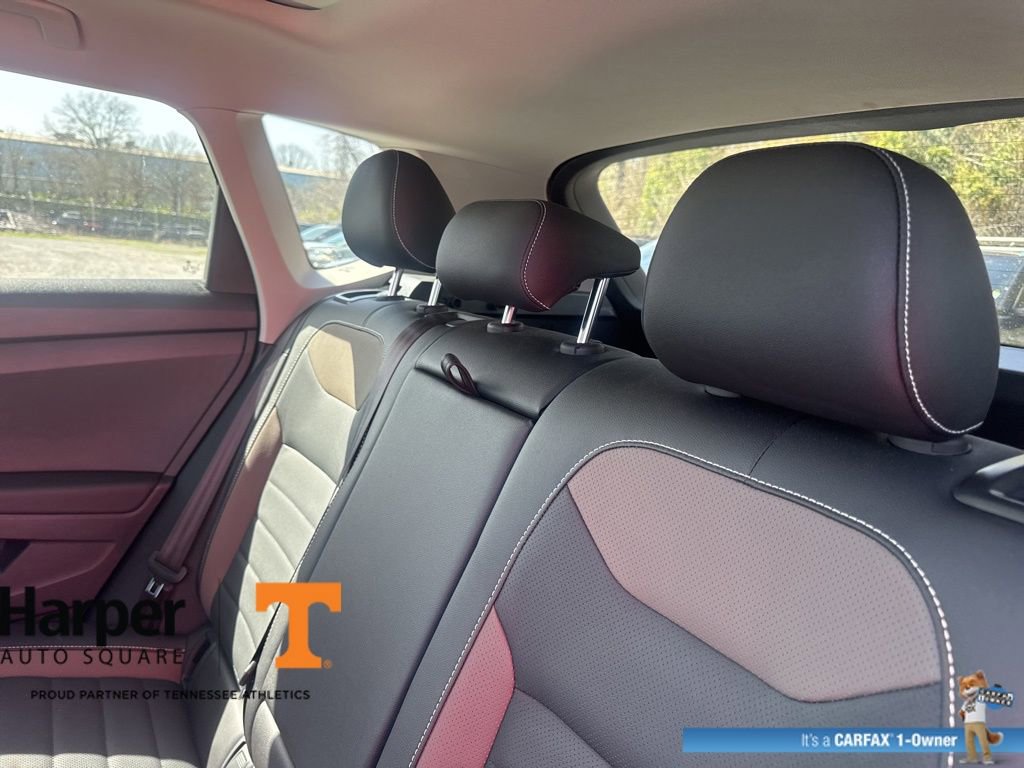 Used 2023 Volkswagen Taos SEL image 9