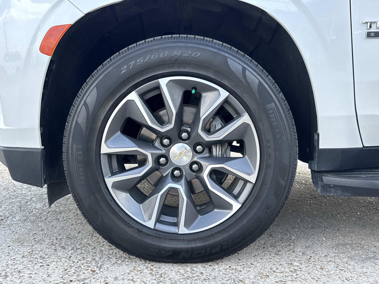 Used 2021 Chevrolet Suburban LT w/ Luxury Package image 3