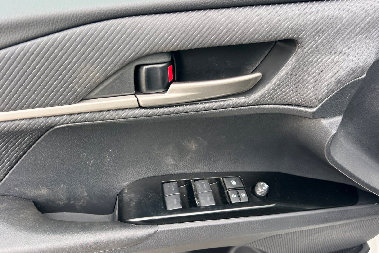 New 2026 Toyota Camry Hybrid w/ Multimedia Upgrade Package image 8