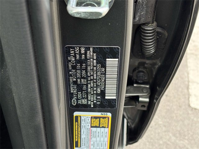 Used 2025 Hyundai Elantra SE image 16