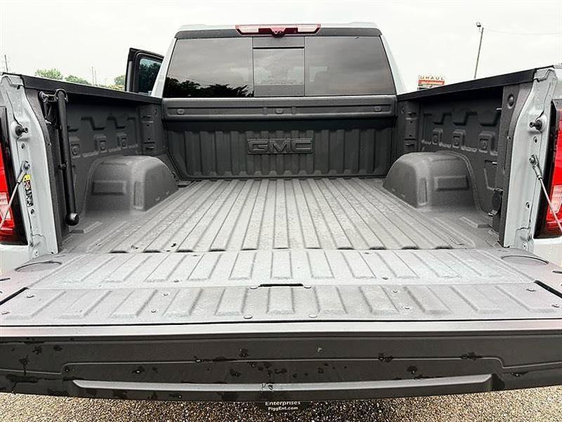 Used 2025 GMC Sierra 1500 Denali w/ Technology Package AWD/4WD image 17