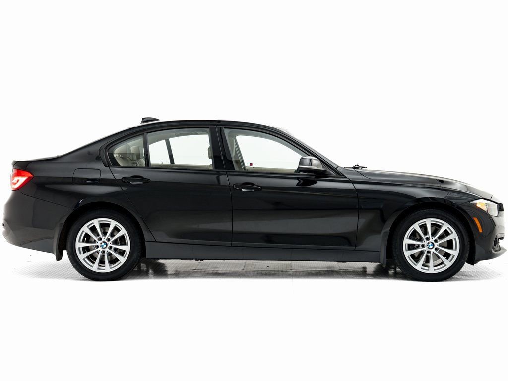Used 2016 BMW 320i xDrive 320i xDrive image 2