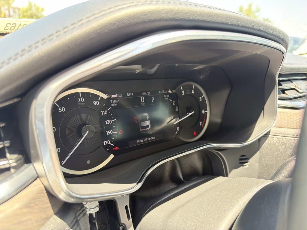 Used 2021 Jaguar F-PACE AWD/4WD image 13