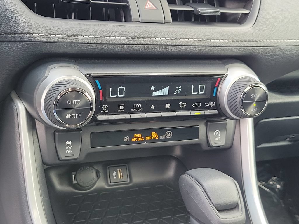 Used 2025 Toyota RAV4 XLE w/ Convenience Package FWD image 28