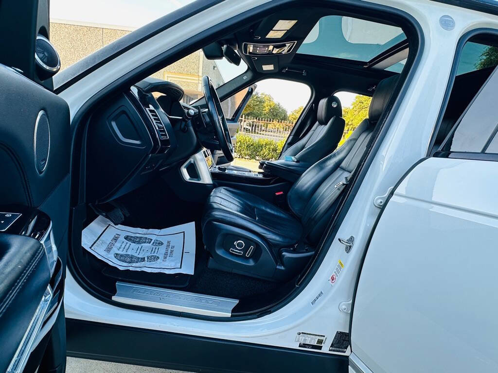 Used 2017 Land Rover Range Rover HSE image 10