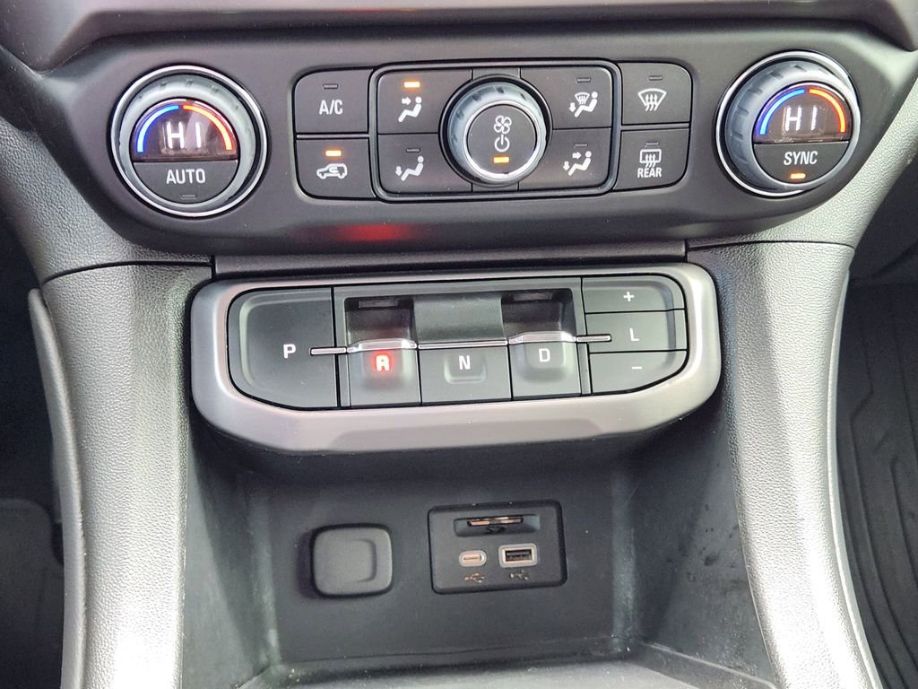 Used 2023 GMC Acadia AT4 w/ Technology Package image 18