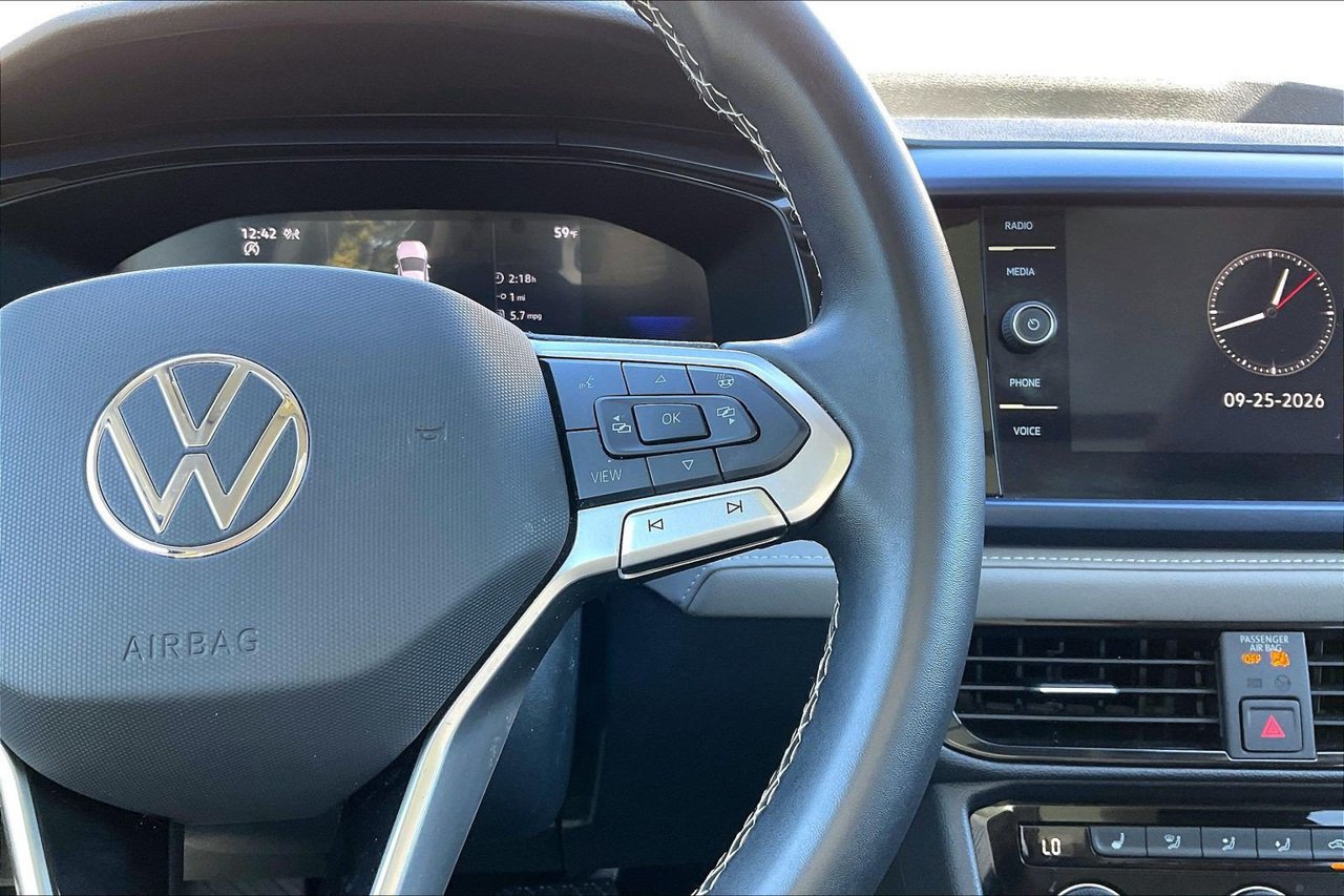 Used 2024 Volkswagen Taos SE AWD/4WD image 30