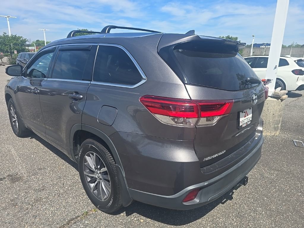 Used 2017 Toyota Highlander XLE image 7