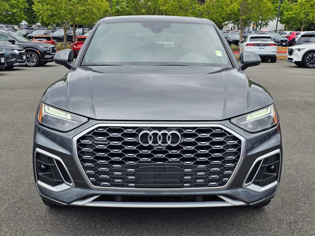 Used 2023 Audi Q5 2.0T Premium w/ Convenience Package AWD/4WD image 2