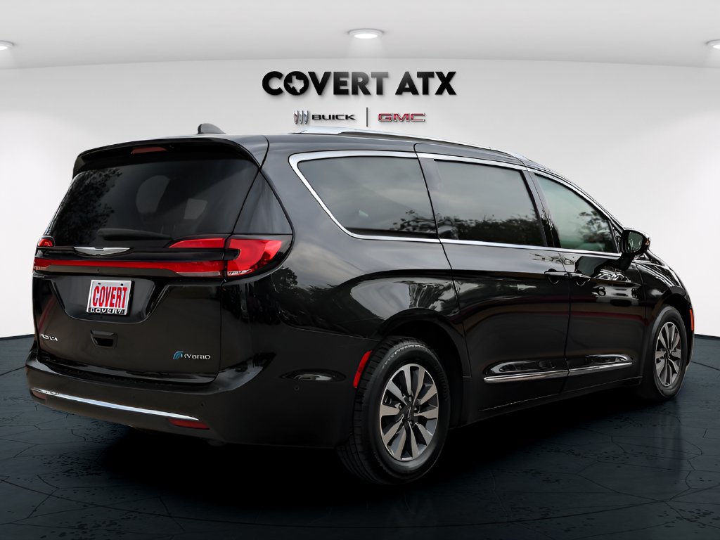 Used 2021 Chrysler Pacifica Limited w/ Uconnect Theater Family Group FWD image 6