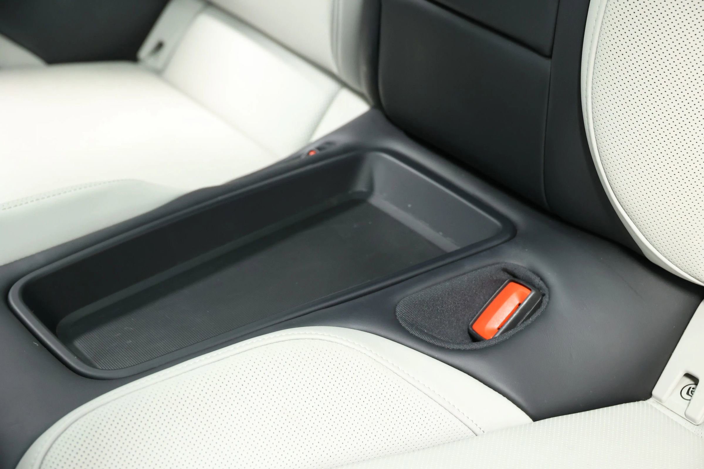 Used 2022 Porsche Taycan image 40