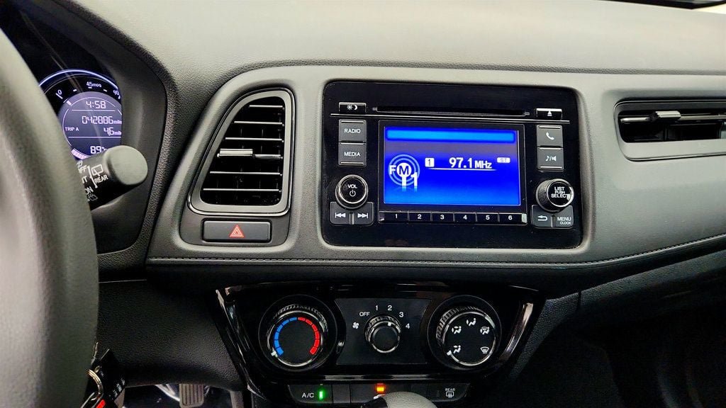 Used 2019 Honda HR-V LX image 17