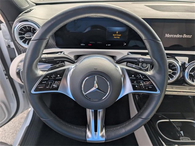 Used 2025 Mercedes-Benz CLA 250 4MATIC image 9