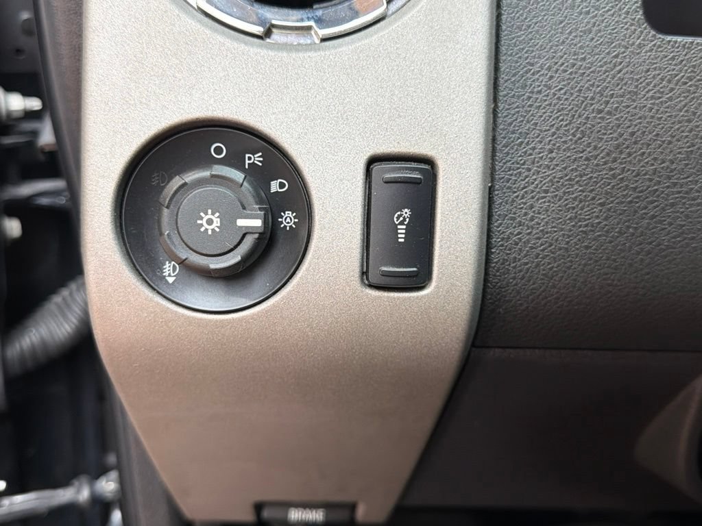 Used 2015 Ford F250 Lariat w/ Lariat Interior Package AWD/4WD image 24