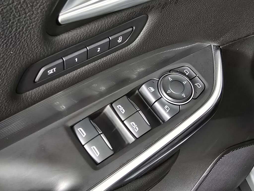 Used 2024 Cadillac XT4 Premium Luxury image 17