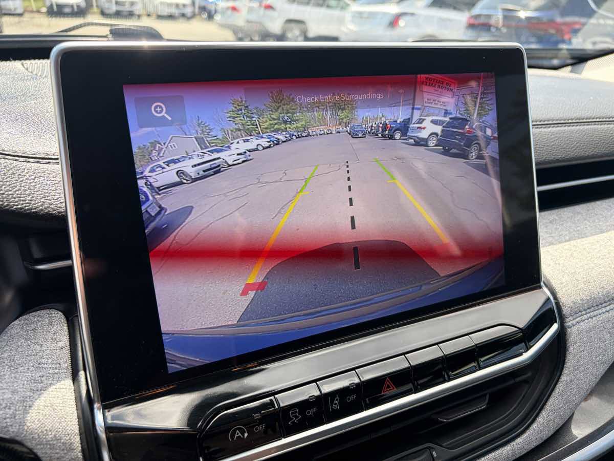 Used 2022 Jeep Compass Latitude image 14