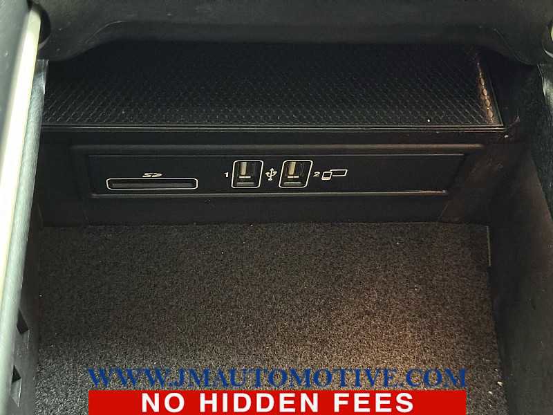 Used 2019 Mercedes-Benz C 300 4MATIC Sedan image 38