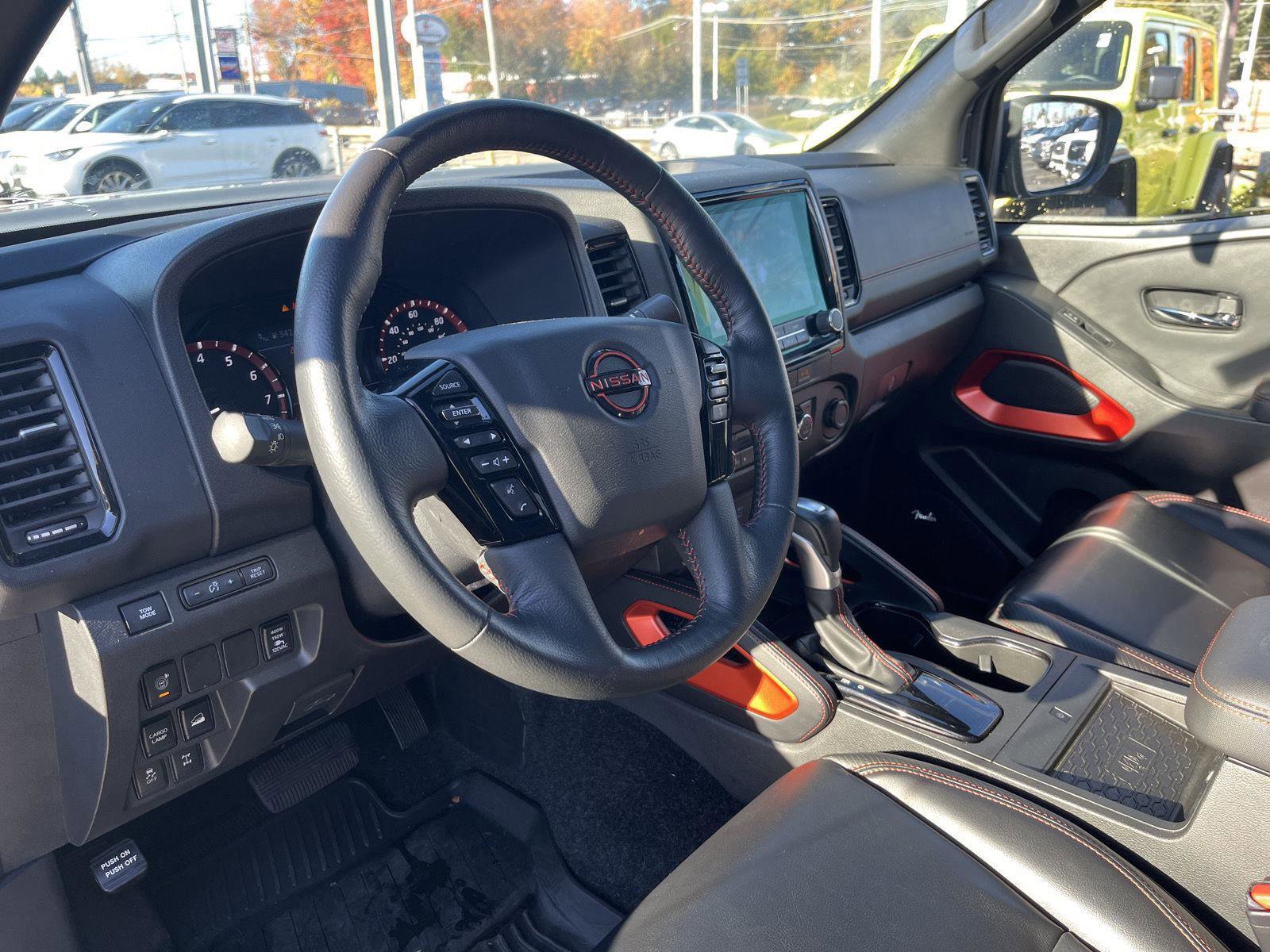 Used 2024 Nissan Frontier PRO-4X w/ Pro Premium Package image 11