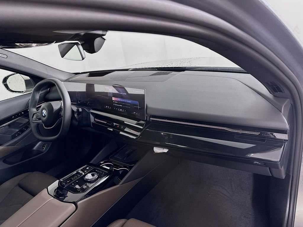 New 2026 BMW 530i xDrive image 37