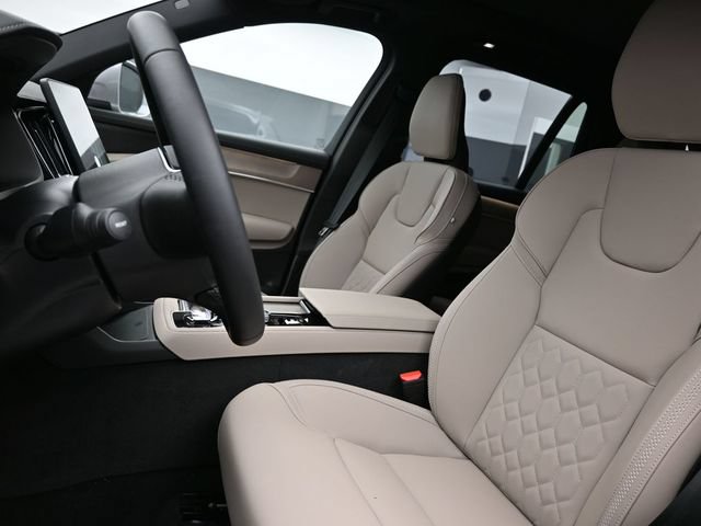 New 2026 Volvo XC90 T8 Plus w/ Protection Package Premier AWD/4WD image 10