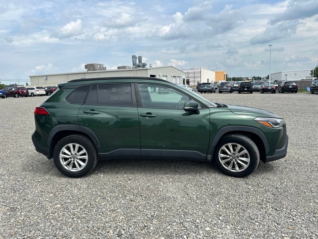 Used 2022 Toyota Corolla Cross LE AWD/4WD image 12